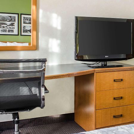 Sleep Inn & Suites Bensalem Zewnętrze zdjęcie